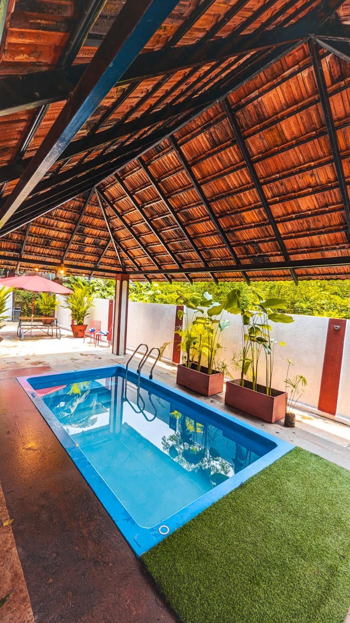 The First House By V3Homestay 4Bhk Private Pool Калангут Екстер'єр фото