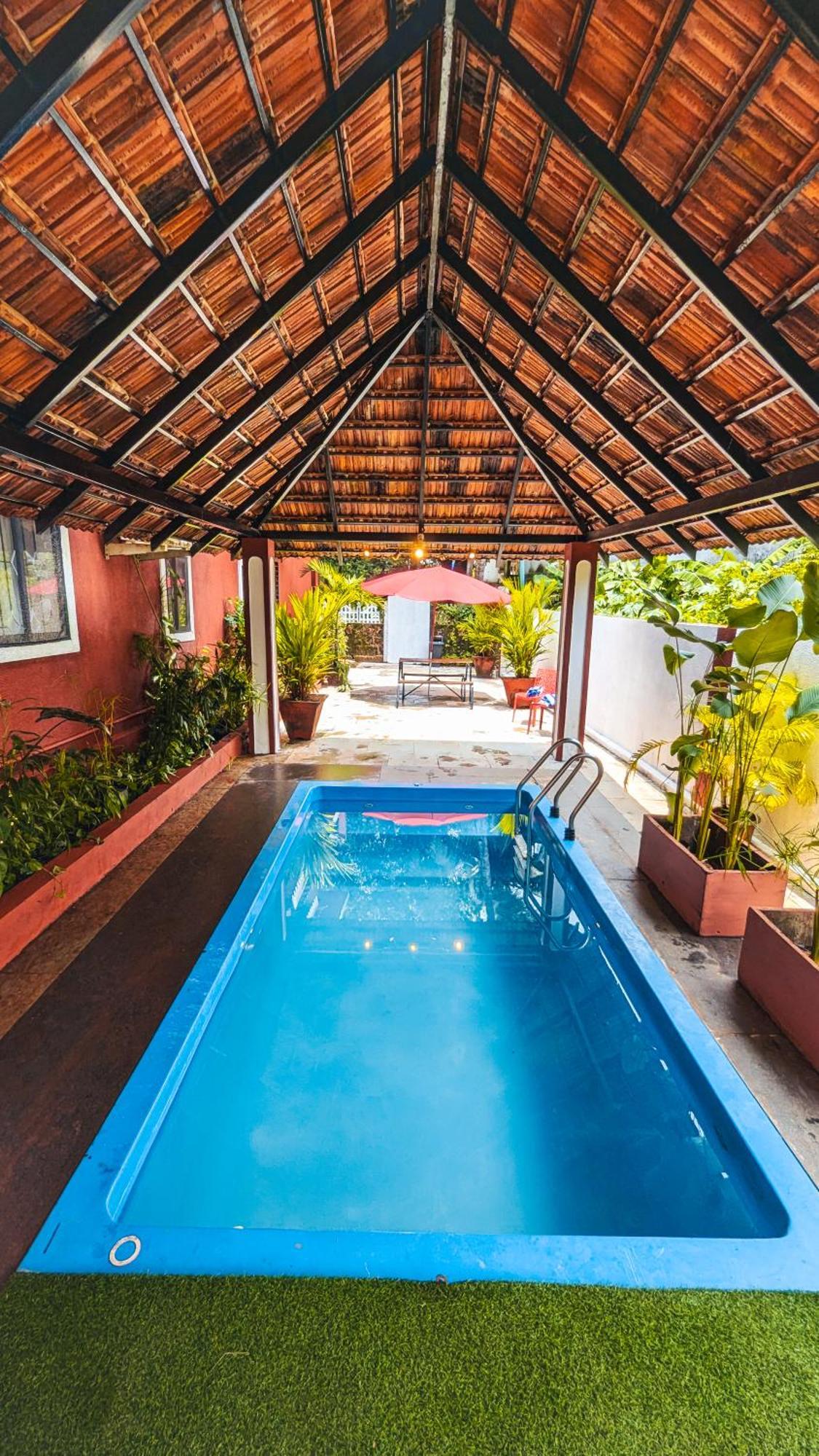 The First House By V3Homestay 4Bhk Private Pool Калангут Екстер'єр фото