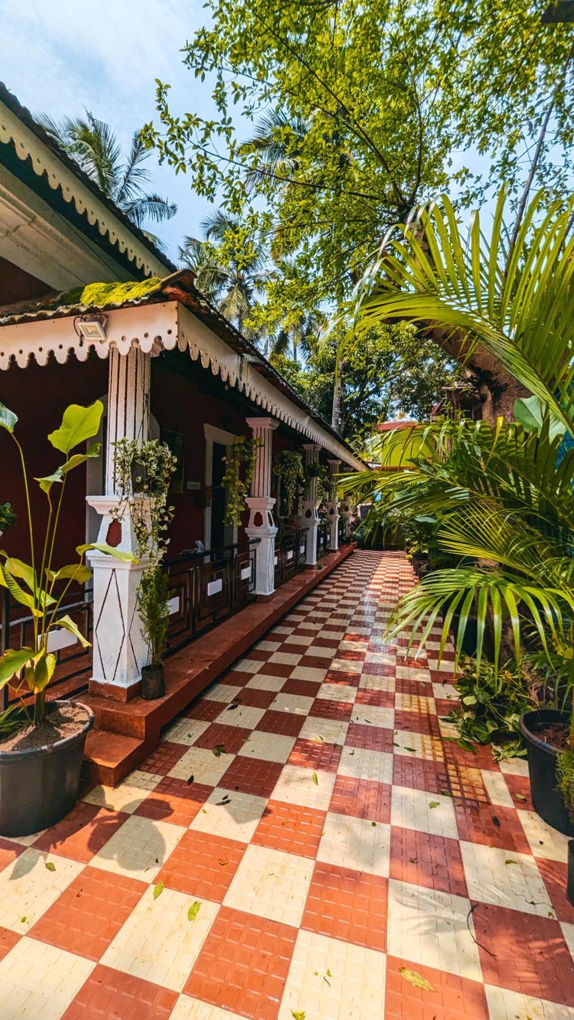 The First House By V3Homestay 4Bhk Private Pool Калангут Екстер'єр фото